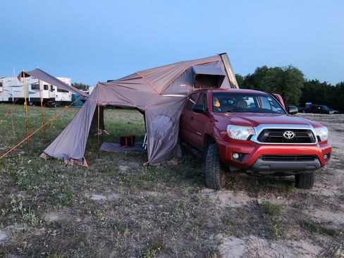 Used 2015 Toyota Tacoma 4x4 Double Cab w/ TRD Off-Road Package image 14