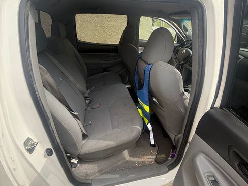 Used 2010 Toyota Tacoma 4x4 Double Cab image 10