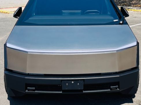 Used 2024 Tesla Cybertruck AWD Crew Cab image 13