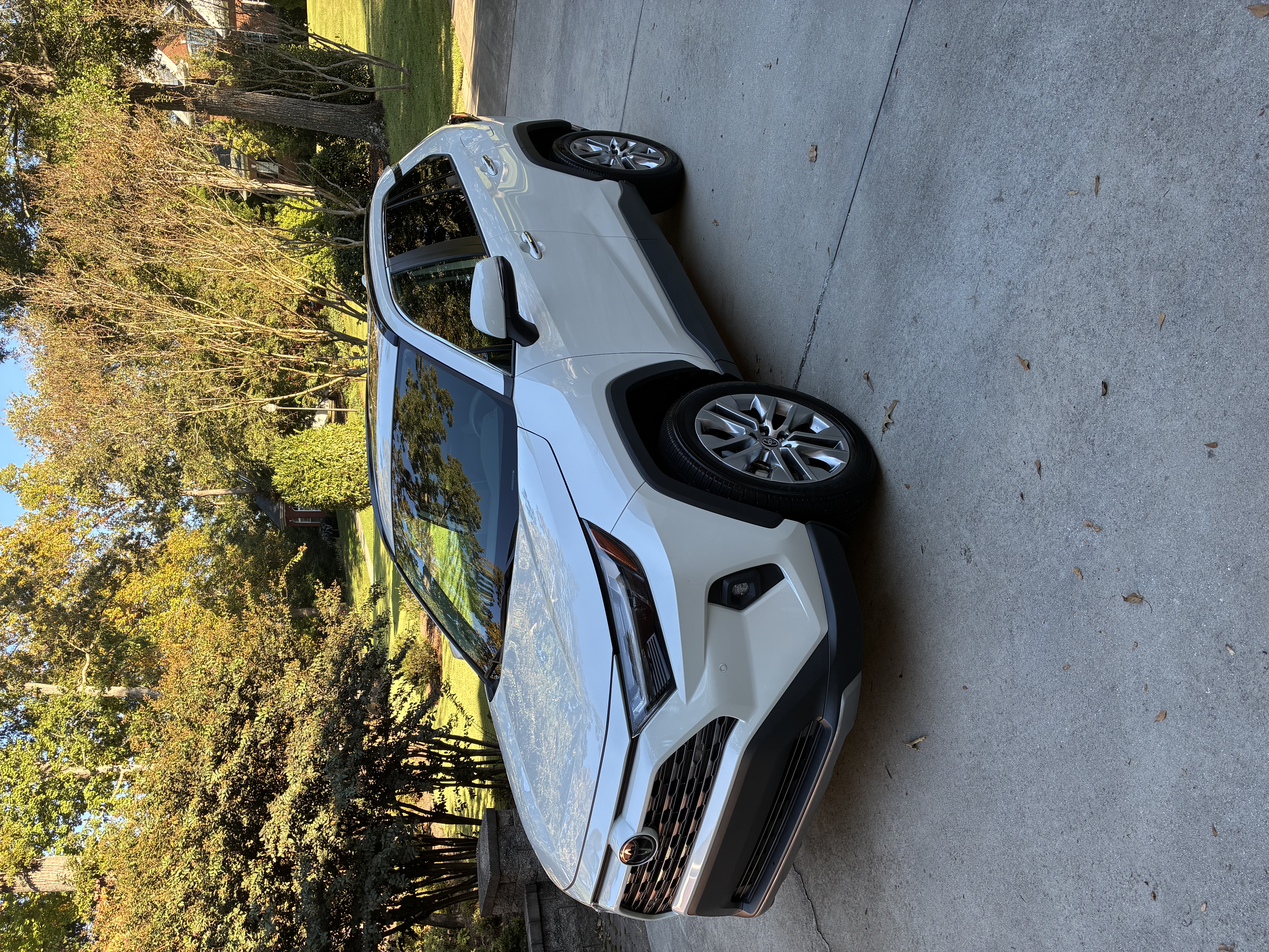 Used 2022 Toyota RAV4 Limited w/ Limited Grade Weather Package AWD/4WD image 4