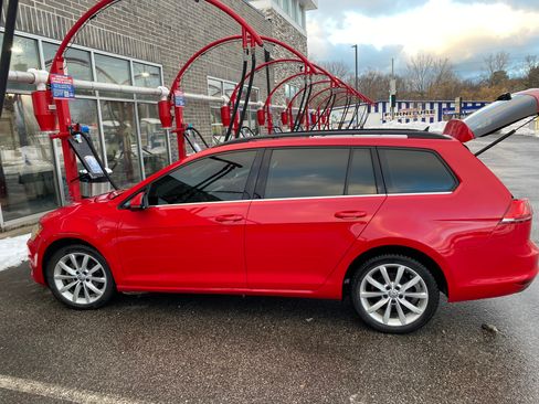 Used 2016 Volkswagen Golf SE image 12