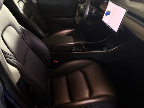 Used 2020 Tesla Model Y Long Range image 10