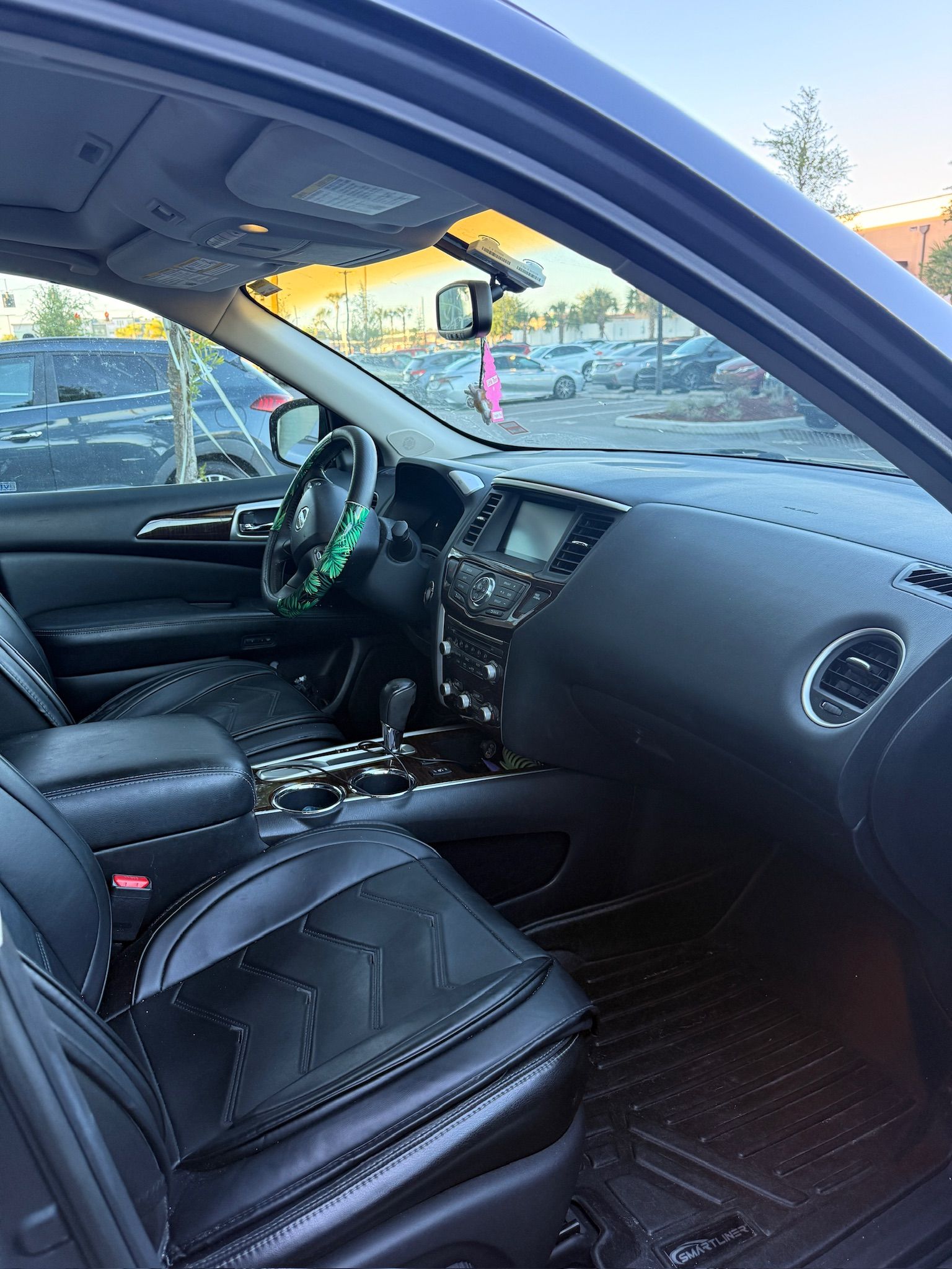 Used 2013 Nissan Pathfinder SL w/ SL Premium Pkg FWD image 8