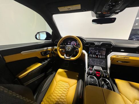 Used 2021 Lamborghini Urus AWD/4WD image 15