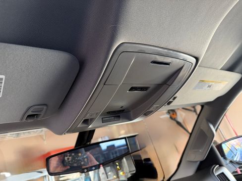 Used 2017 GMC Sierra 1500 SLE w/ SLE Value Package image 17