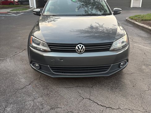 Used 2012 Volkswagen Jetta SEL FWD image 2
