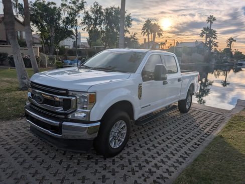 Used 2022 Ford F250 XLT image 1