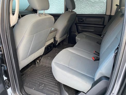 Used 2017 RAM 2500 Tradesman w/ Chrome Appearance Group image 9