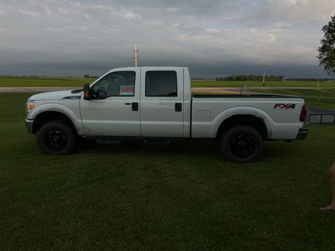 Used 2012 Ford F250 XLT w/ FX4 4X4 Off-Road Pkg image 13