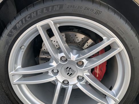 Used 2010 Porsche 911 Carrera image 17