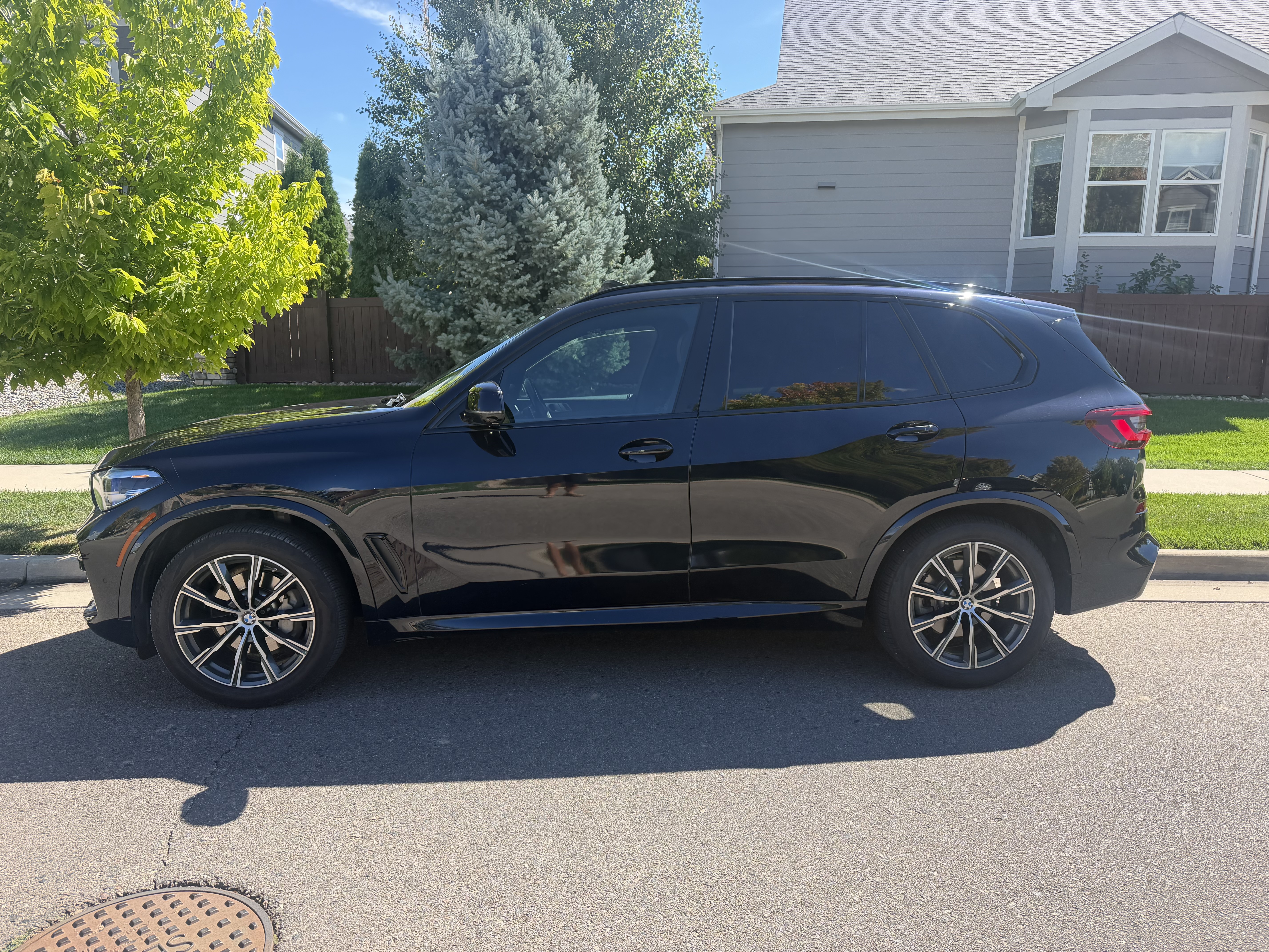 Used 2020 BMW X5 xDrive40i w/ M Sport Package AWD/4WD image 4