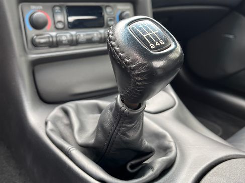 Used 2001 Chevrolet Corvette Z06 w/ Memory Pkg image 19