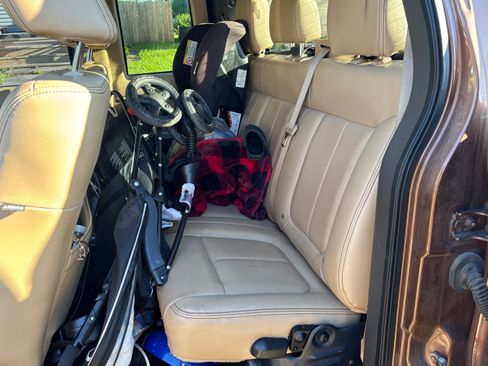 Used 2011 Ford F150 Lariat w/ Lariat Chrome Pkg AWD/4WD image 9
