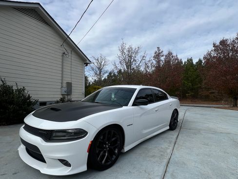 Used 2020 Dodge Charger R/T w/ Blacktop Package image 12