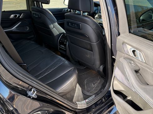 Used 2020 BMW X5 M50i image 25