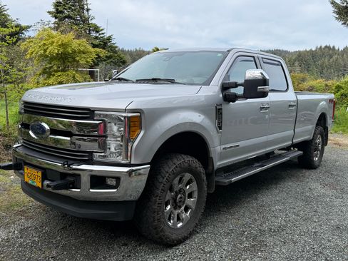 Used 2017 Ford F350 Lariat w/ Lariat Ultimate Package image 2
