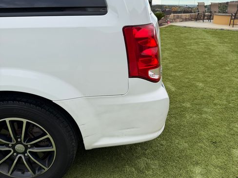 Used 2014 Dodge Grand Caravan SE image 14