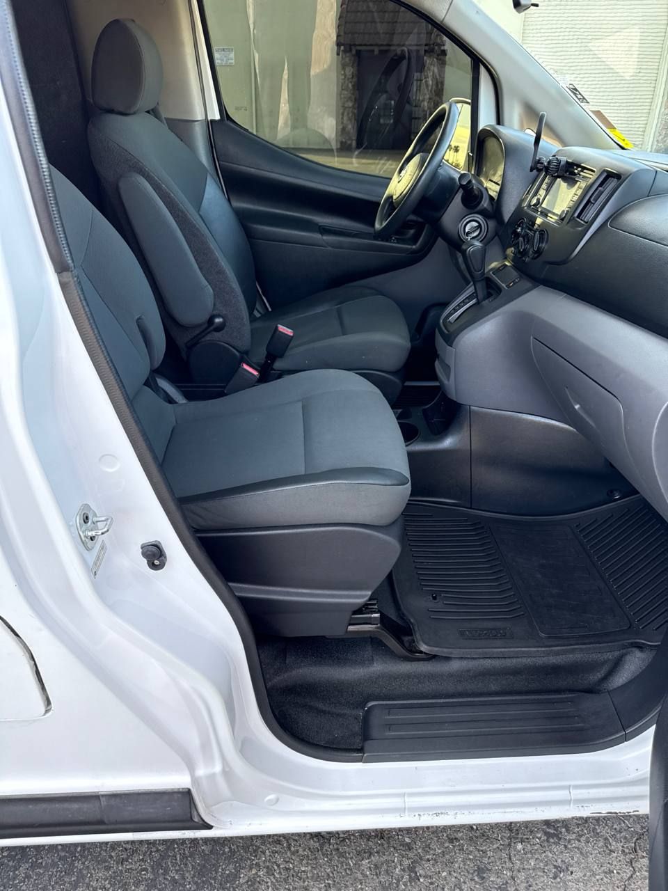 Used 2015 Nissan NV200 SV w/ Technology Package FWD image 8