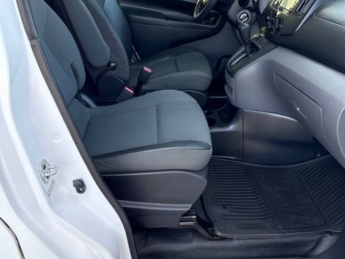 Used 2015 Nissan NV200 SV w/ Technology Package image 9