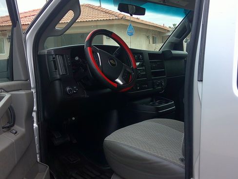 Used 2016 Chevrolet Express 2500 LS image 10