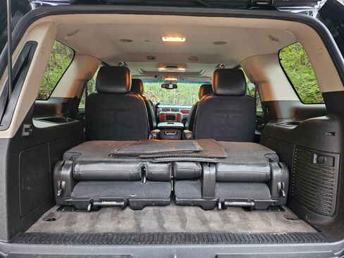 Used 2011 Chevrolet Tahoe LTZ image 9