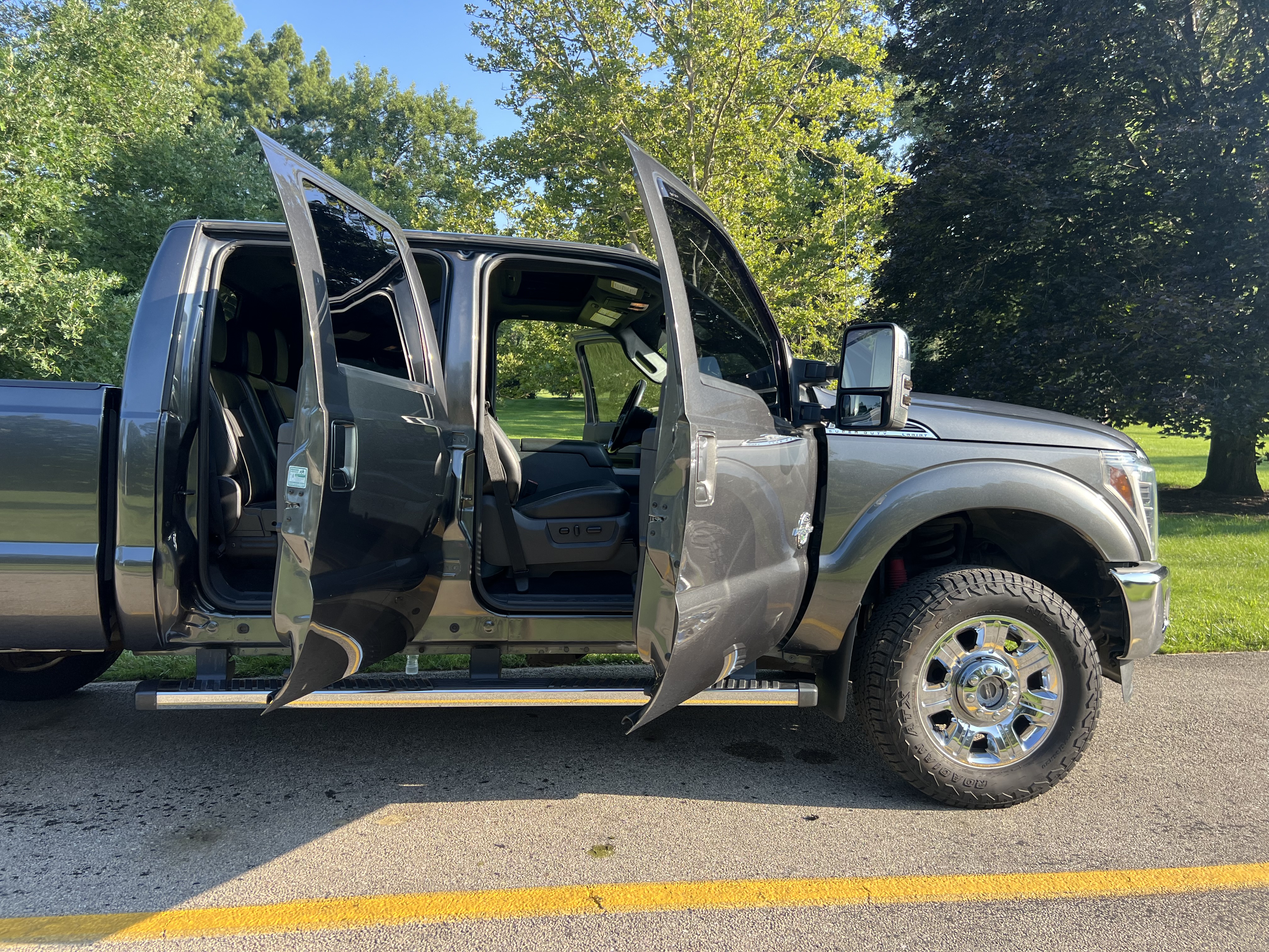 Used 2016 Ford F350 Lariat w/ Lariat Ultimate Package AWD/4WD image 19