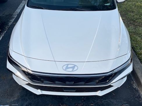 Used 2025 Hyundai Elantra Limited w/ Cargo Package image 1