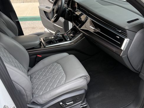 Used 2022 Audi SQ7 Premium Plus w/ SQ7 Executive Package image 23