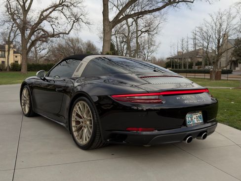 Used 2019 Porsche 911 Targa 4 GTS image 21