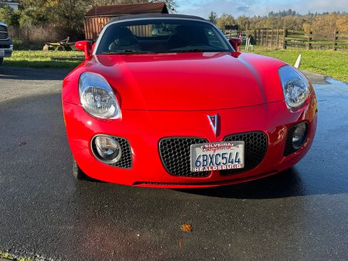 Used 2008 Pontiac Solstice GXP w/ Premium Package image 2