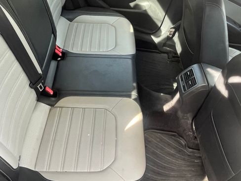 Used 2015 Volkswagen Passat 1.8T Sport image 10