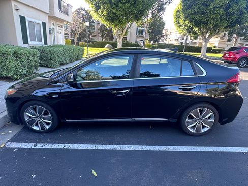 Used 2018 Hyundai Ioniq Limited image 4