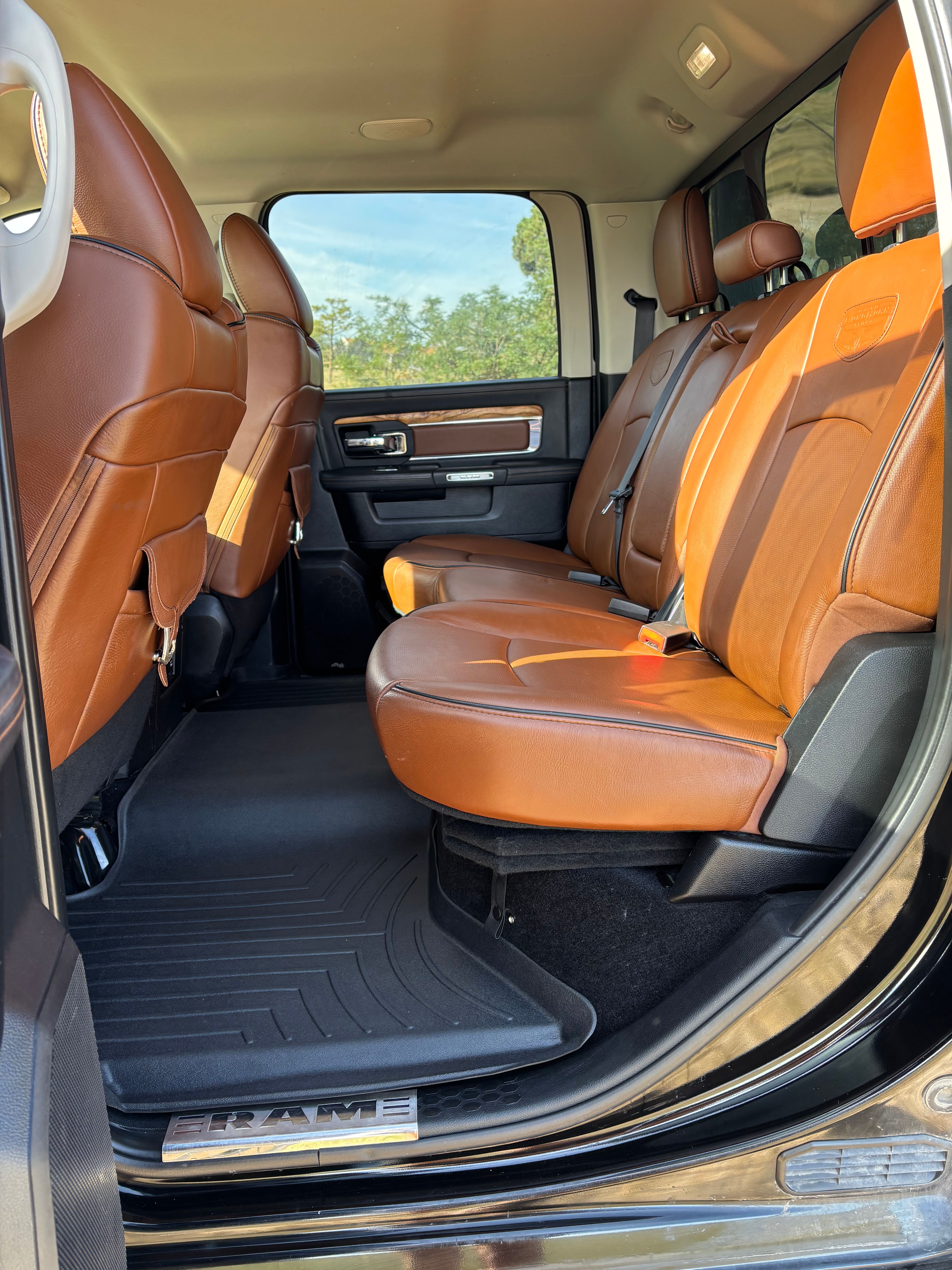 Used 2014 RAM 1500 Laramie Longhorn w/ Convenience Group AWD/4WD image 15