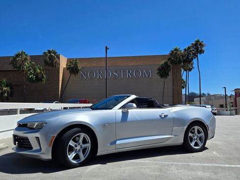 Used 2018 Chevrolet Camaro LT image 2