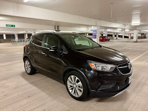 Used 2018 Buick Encore Preferred image 1