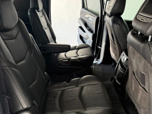 Used 2016 Cadillac Escalade ESV Platinum AWD/4WD image 9