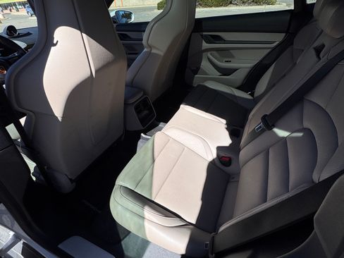 Used 2022 Porsche Taycan 4S image 12