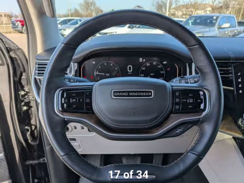 Used 2023 Jeep Grand Wagoneer Series II image 12