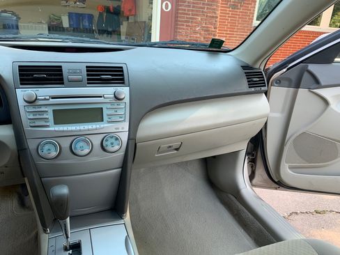 Used 2009 Toyota Camry image 10