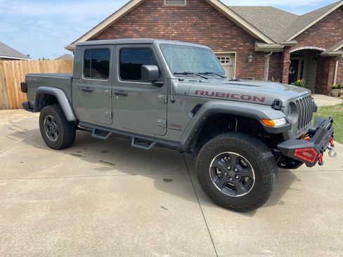 Used 2023 Jeep Gladiator Rubicon w/ Cold Weather Group AWD/4WD image 1