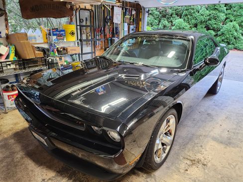 Used 2012 Dodge Challenger R/T Plus image 4