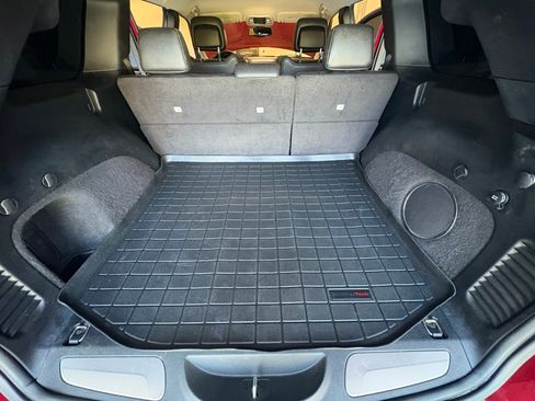 Used 2012 Jeep Grand Cherokee SRT8 w/ Luxury Group II image 28