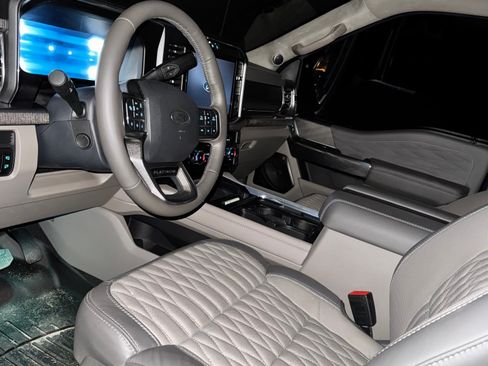 Used 2025 Ford F250 Platinum w/ Platinum Plus Package AWD/4WD image 5