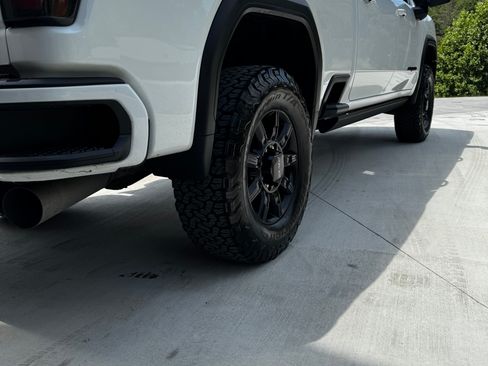 Used 2024 GMC Sierra 2500 AT4 w/ AT4 Premium Plus Package AWD/4WD image 6