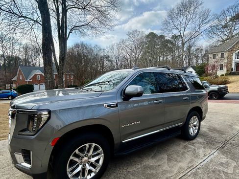 Used 2022 GMC Yukon SLT w/ SLT Premium Package image 10