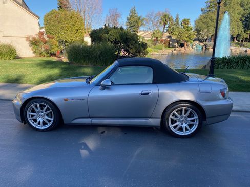 Used 2005 Honda S2000 image 1