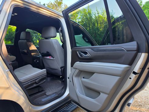 Used 2023 GMC Yukon SLT AWD/4WD image 17