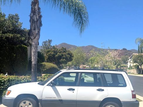 Used 2002 Subaru Forester L AWD/4WD image 1