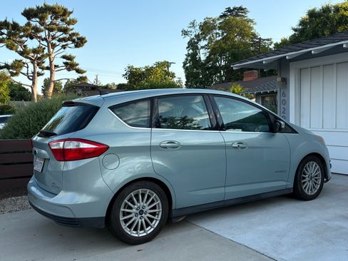 Used 2014 Ford C-MAX SEL image 2