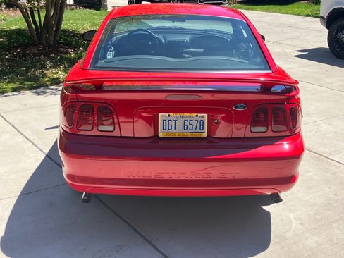 Used 1998 Ford Mustang GT RWD image 5